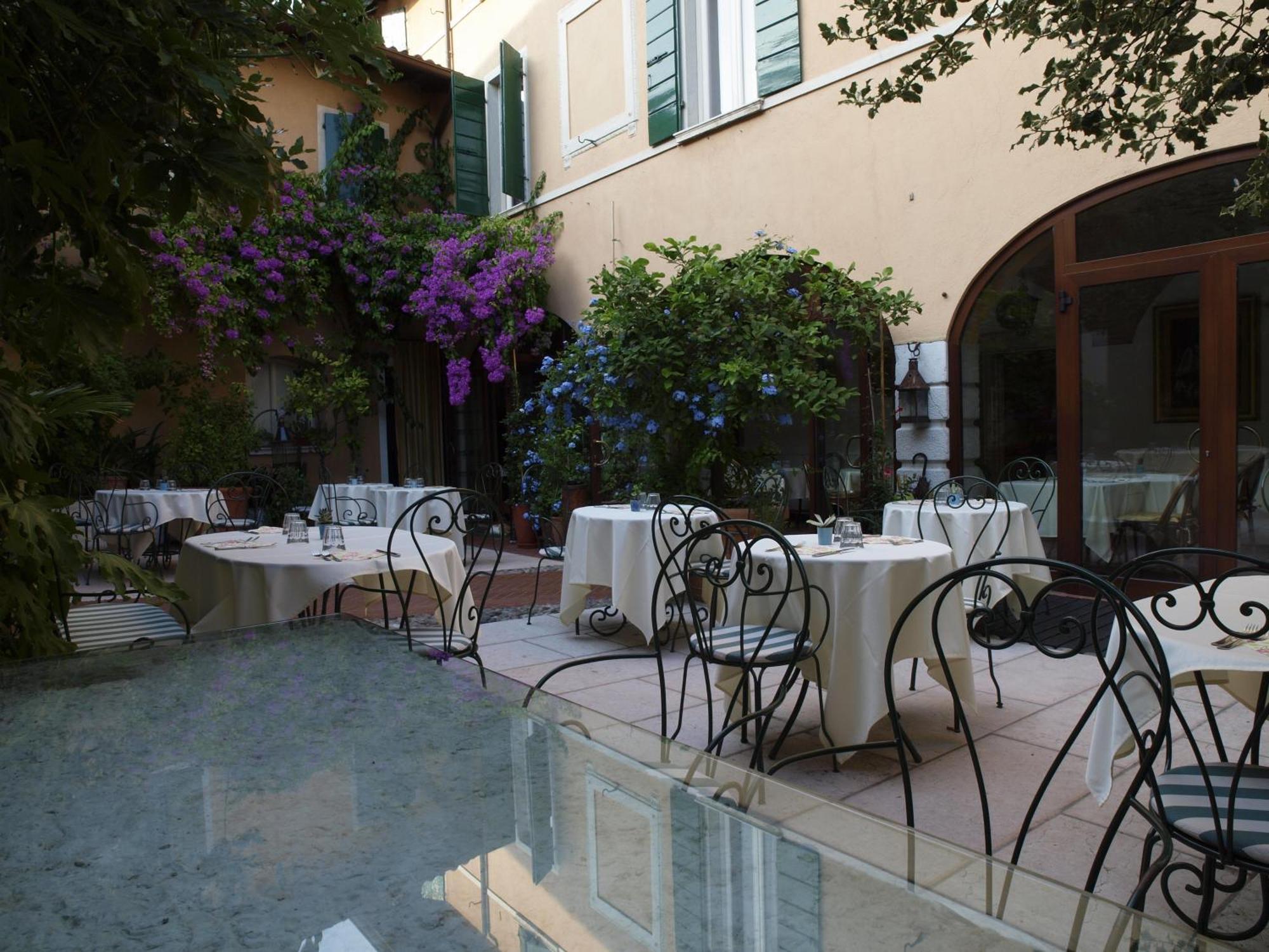 Hotel San Filis San Felice del Benaco Exterior photo