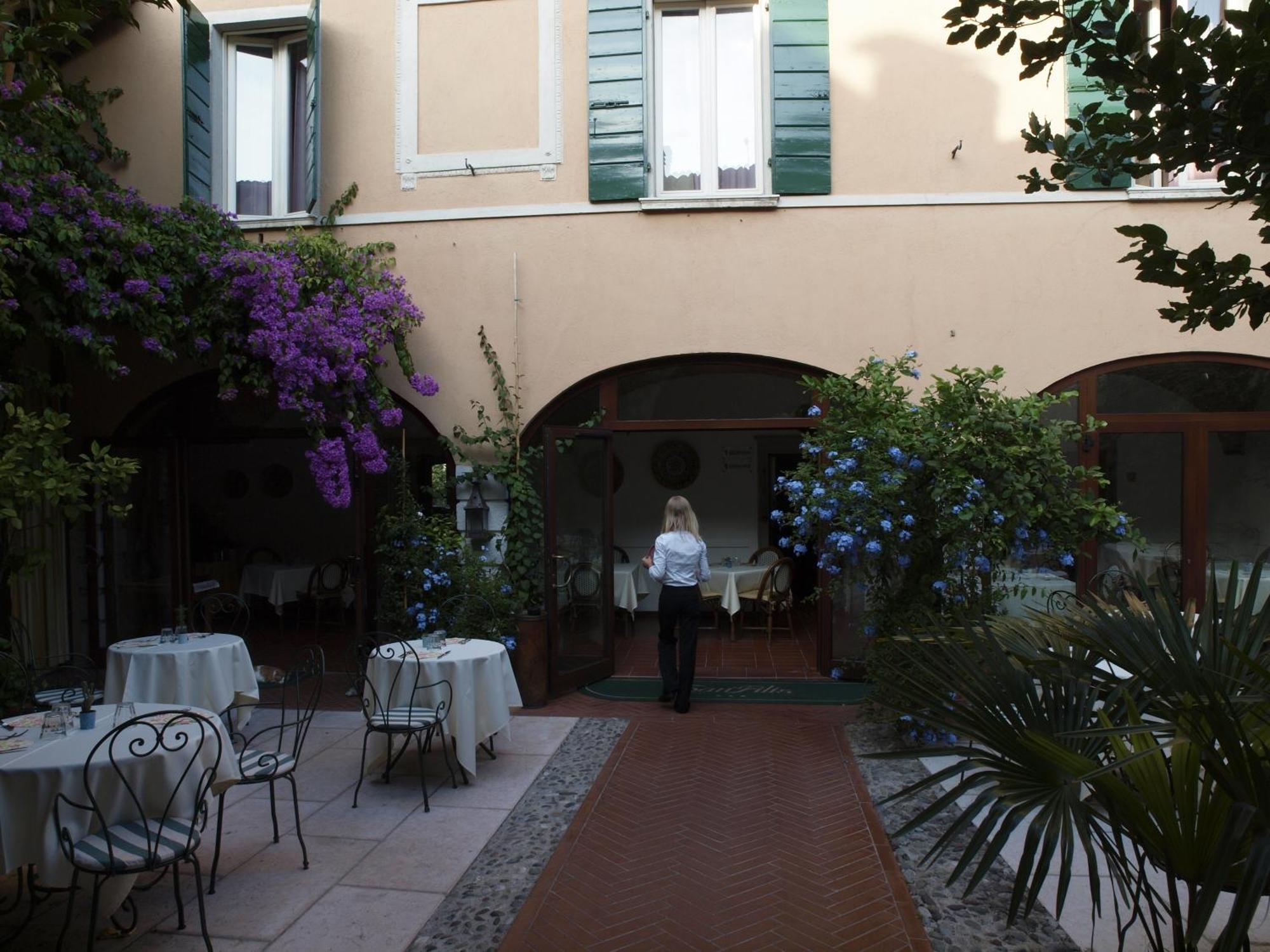 Hotel San Filis San Felice del Benaco Exterior photo