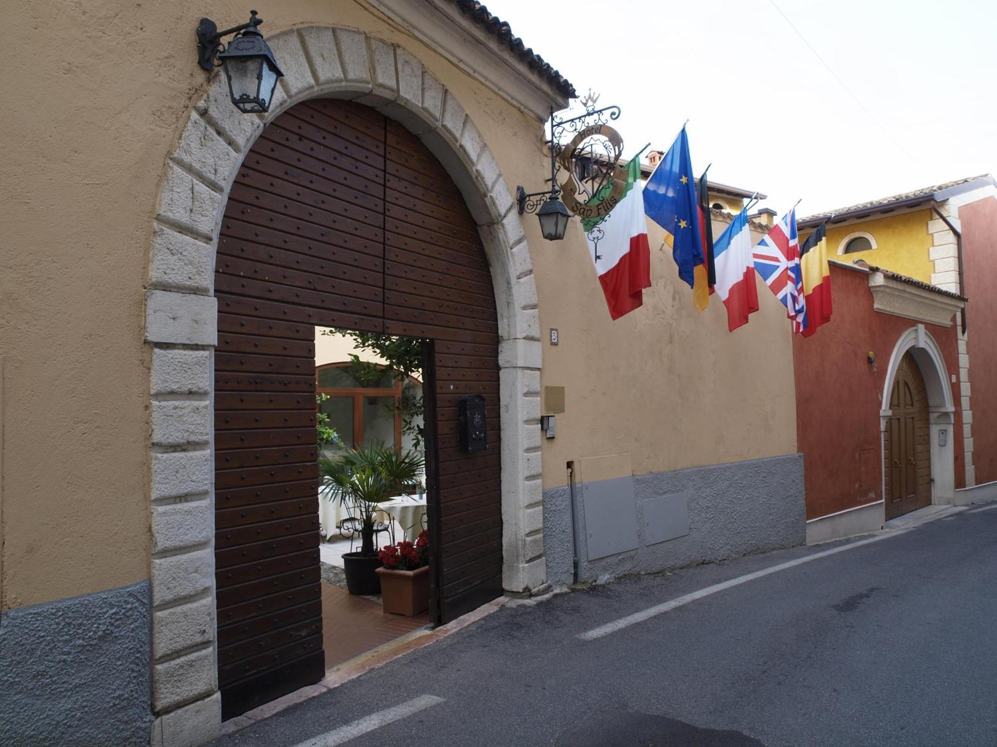 Hotel San Filis San Felice del Benaco Exterior photo