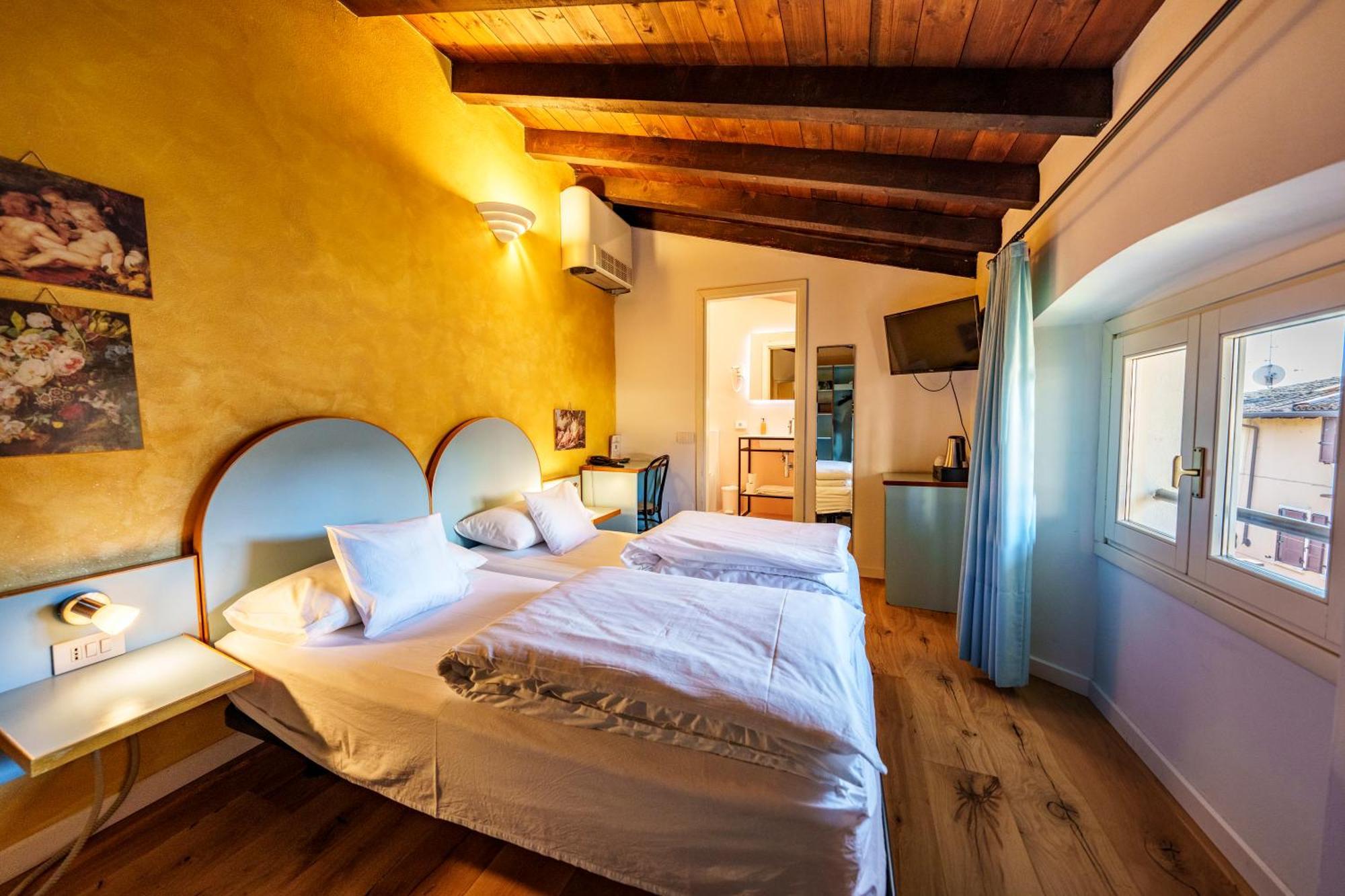 Hotel San Filis San Felice del Benaco Exterior photo