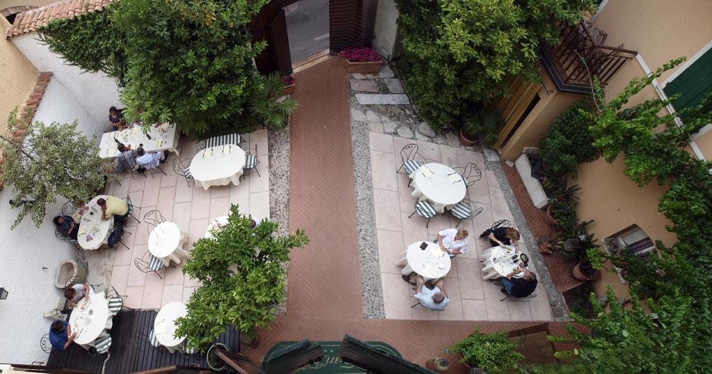 Hotel San Filis San Felice del Benaco Exterior photo