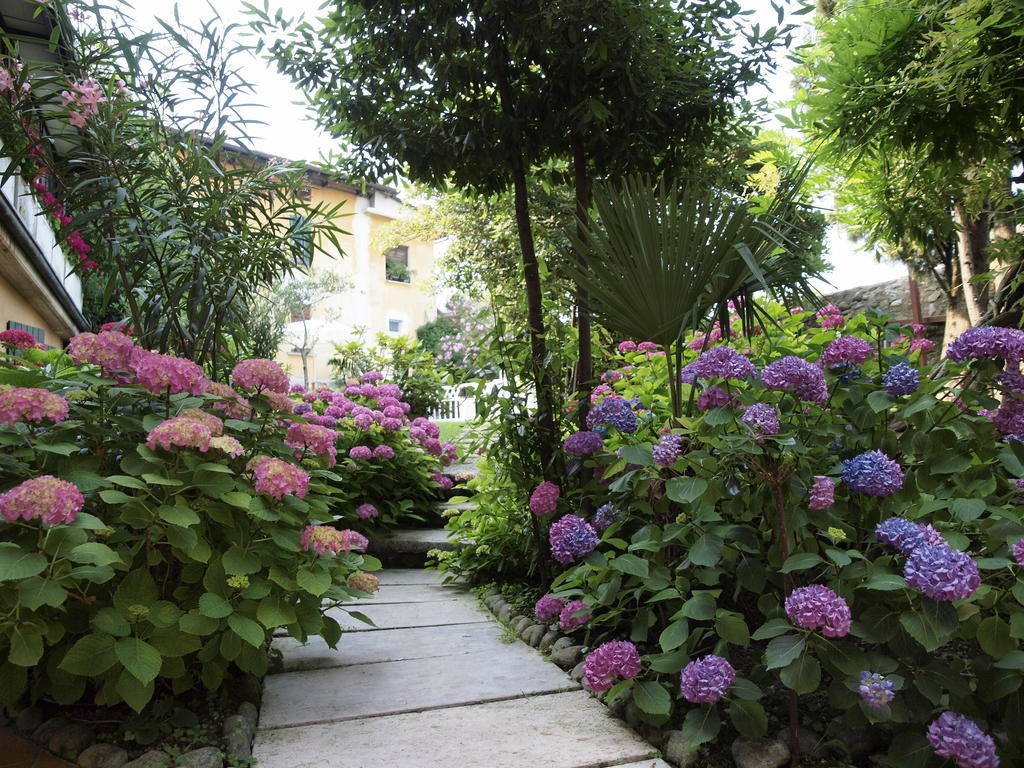 Hotel San Filis San Felice del Benaco Exterior photo