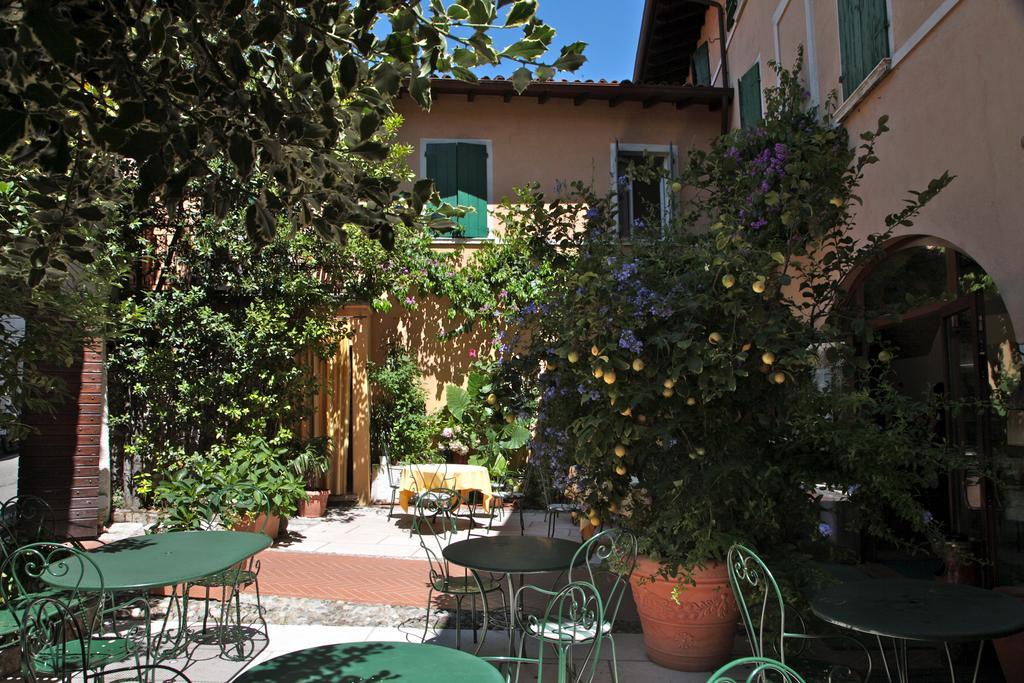 Hotel San Filis San Felice del Benaco Exterior photo