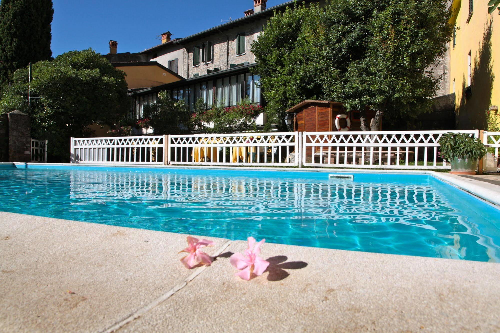 Hotel San Filis San Felice del Benaco Exterior photo